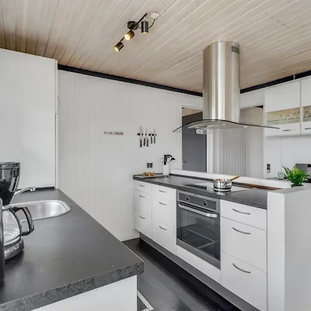 Anthonette - From The Sea In Western Jutland By Interhome Havrvig