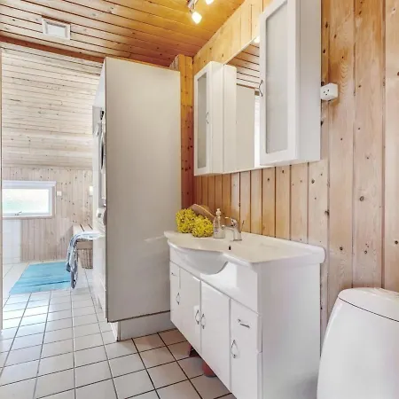 Dom wakacyjny Anthonette - From The Sea In Western Jutland By Interhome *