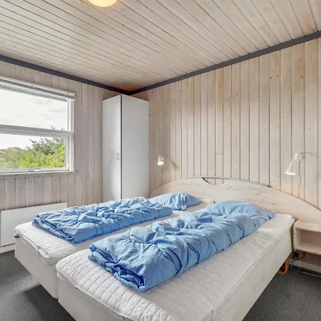 Dom wakacyjny Anthonette - From The Sea In Western Jutland By Interhome *